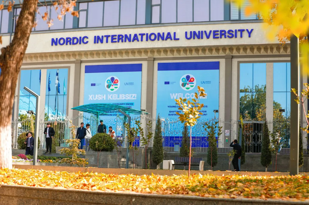 Biseksual gangbang onlayn Haqiqatan ham jinsiy aloqa qilishni xohlaydigan va kuchli orgazmni onanizm bilan shugullanadigan qiz