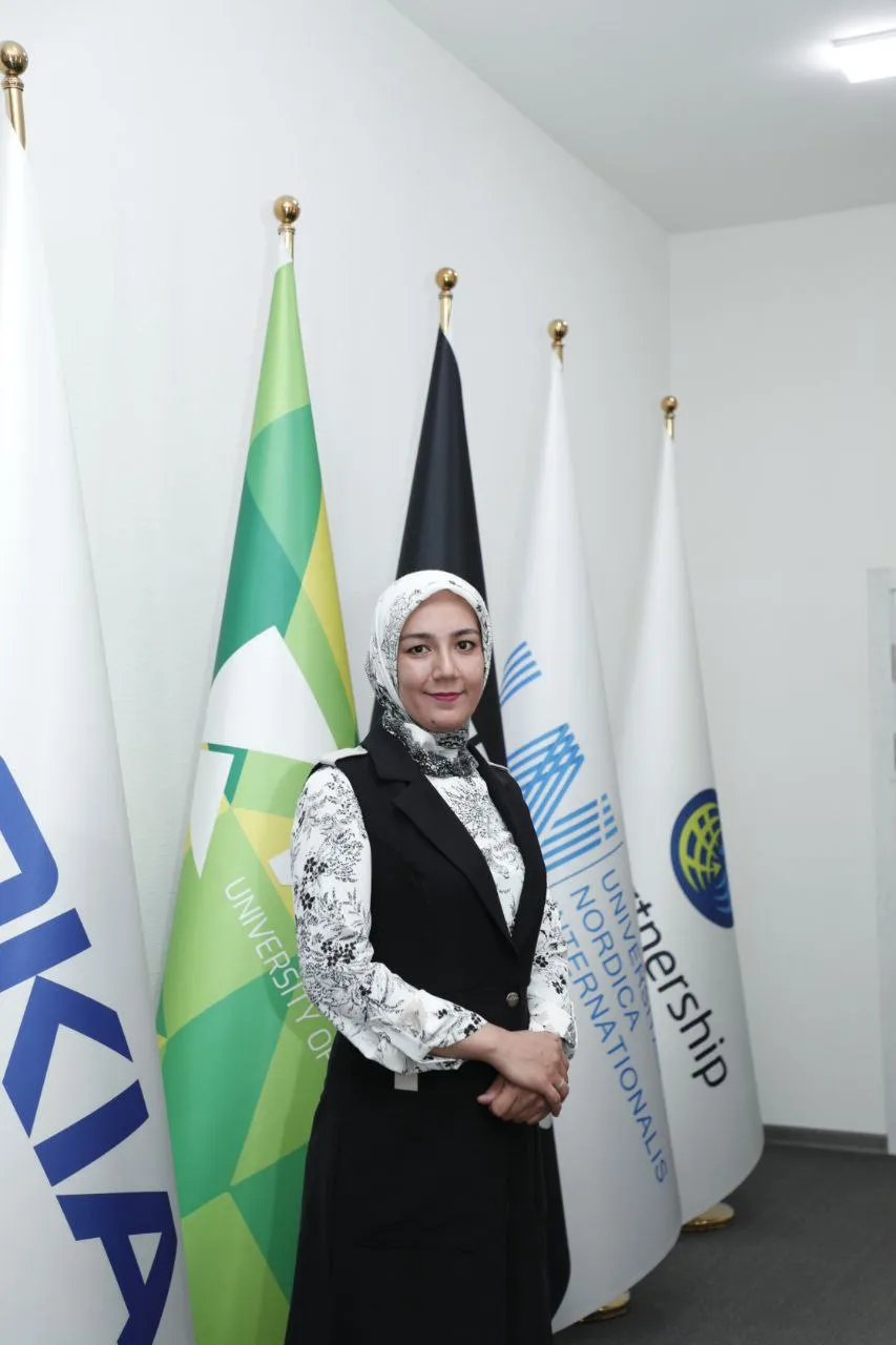 Yalangoch osiyolik ayollarning chiroyli fotosuratlari