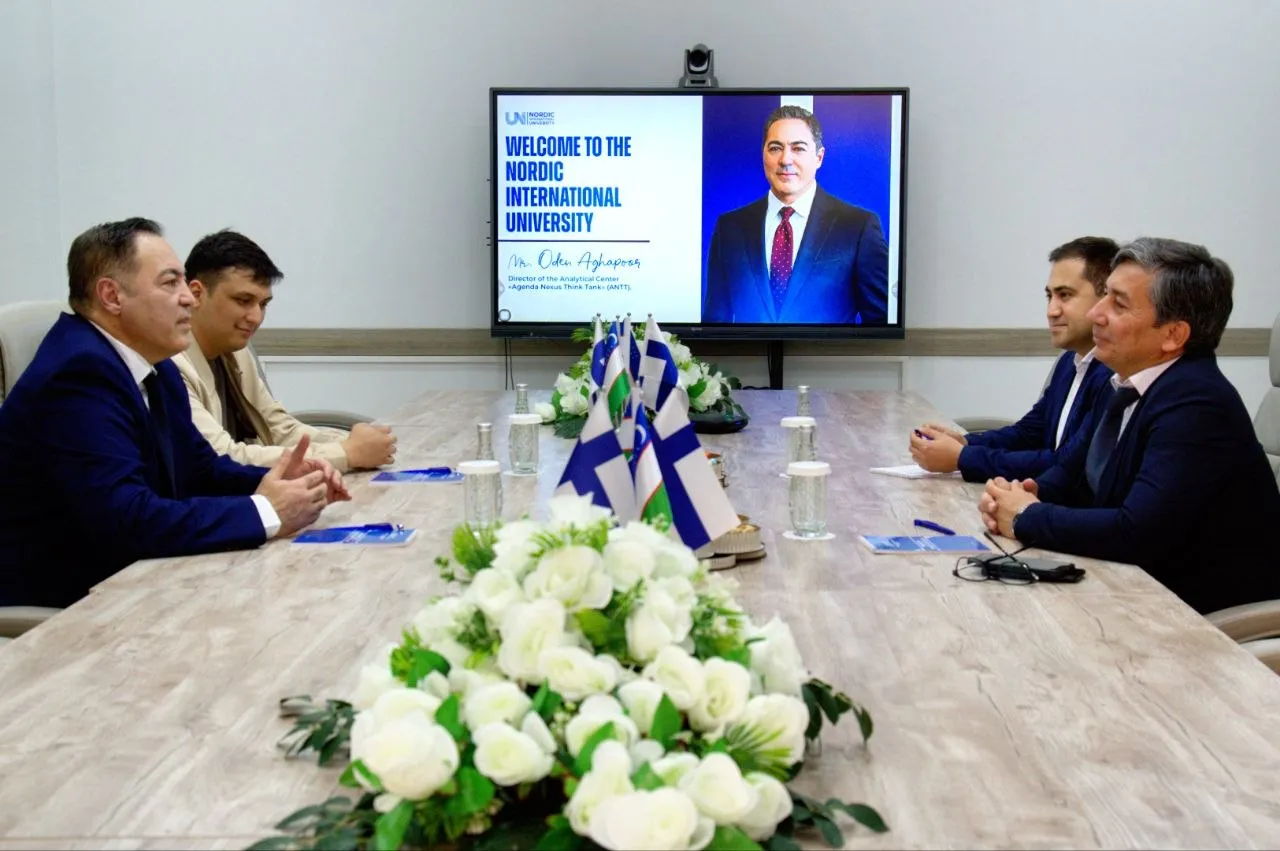 Xalqaro muloqot: tahlil va taʼlim integratsiyasi