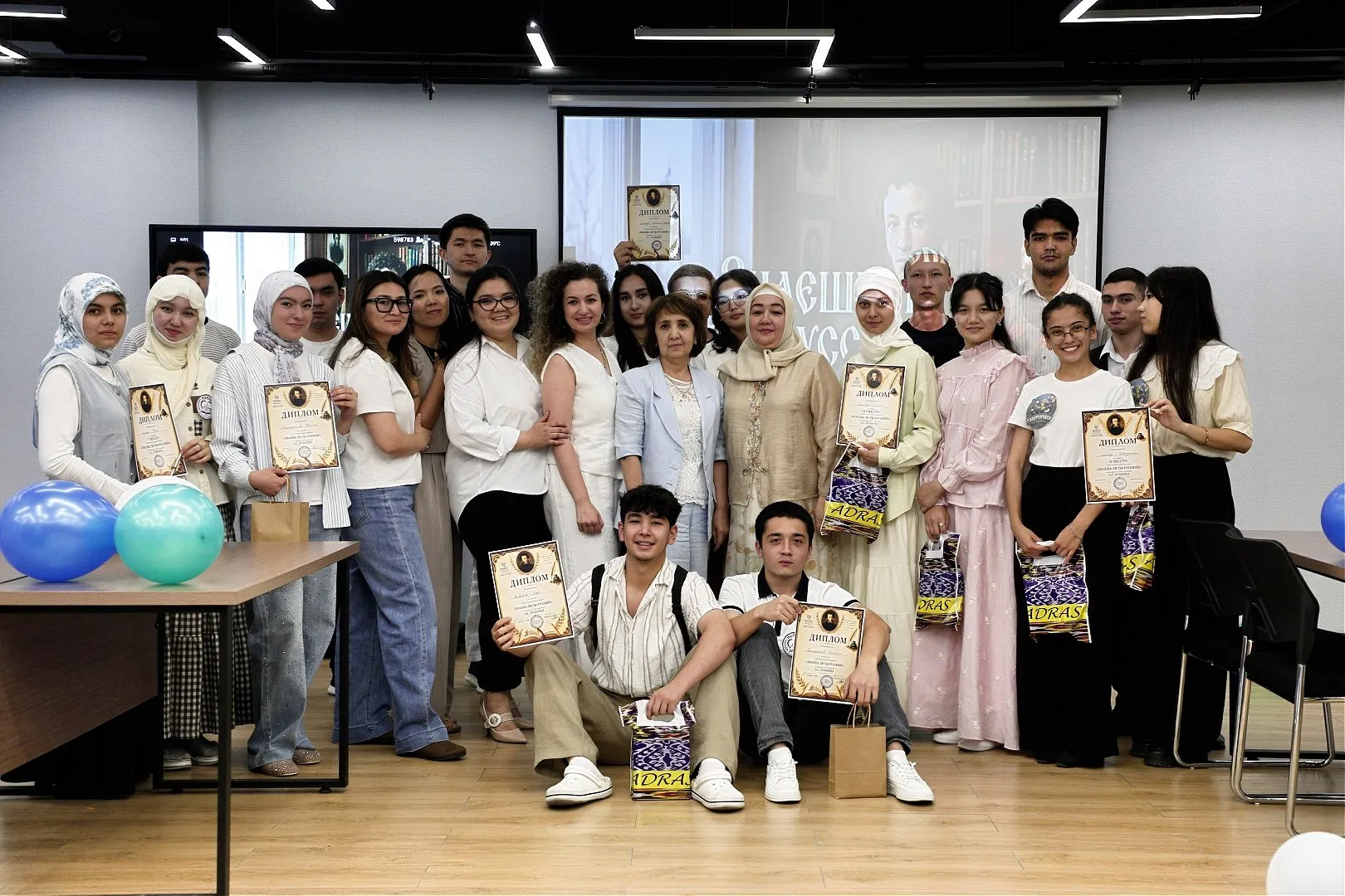 Pushkin olamiga sayohat: qiziqarli adabiy bellashuv o‘tkazildi